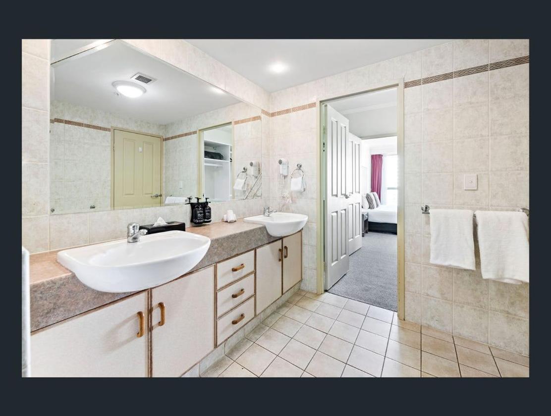 Holiday Holiday Sun City Apartments Gold Coast Room photo