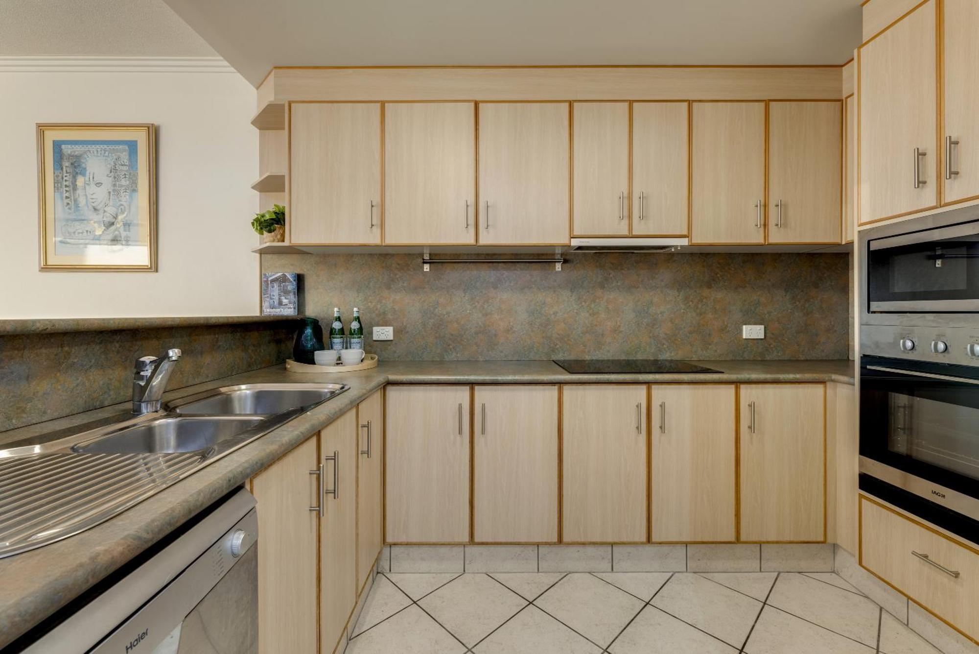 Holiday Holiday Sun City Apartments Gold Coast Room photo